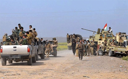 Kurdos y ayzidíes inician una gran ofensiva para liberar Sinyar